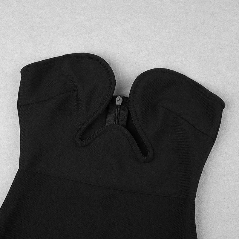 Schwarzes Trägerloses Abendkleid – Zeitlose Eleganz