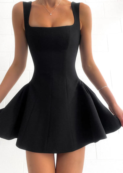 ALEXIS Schwarzes Abendkleid – Elegante Rüschen Taille