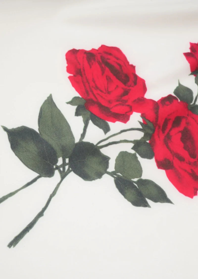 Florence Kleid – Premium Weiß mit Rosendekor & V-Ausschnitt