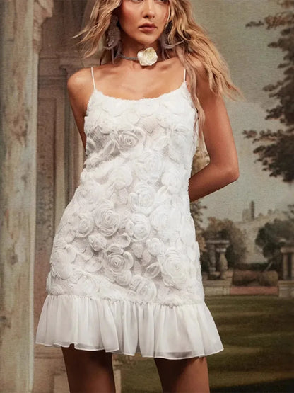 3D-BLUMENMINIKLEID – Elegantes Trägerlos-Sommerkleid mit Patchwork-Detail